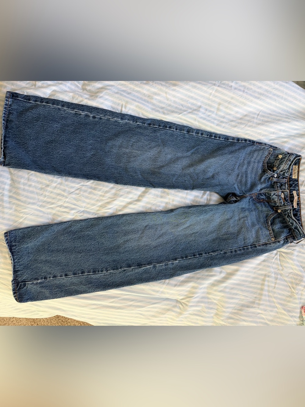 Levis size 23